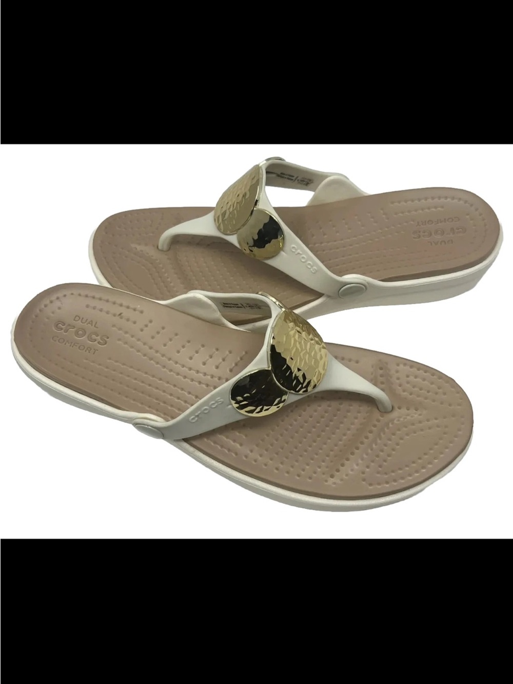 Crocs Sanrah Hammered Circle Wedge Flip Sandal Womens Size  8 Oyster/Gold NEW